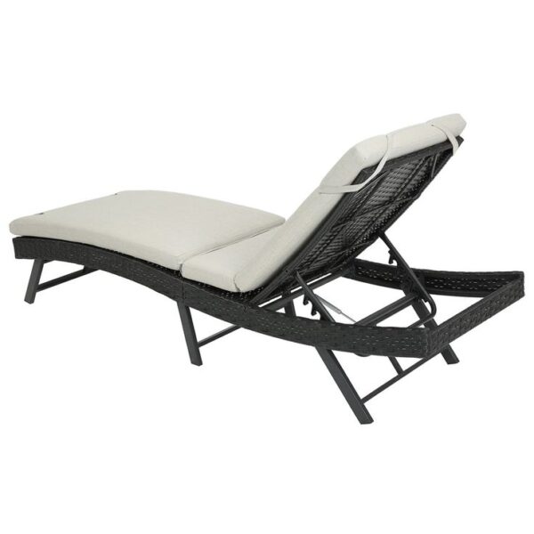 Chaises longues