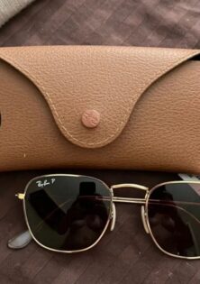 Lunette de soleil :Rayban